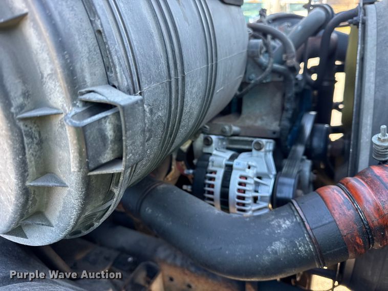 image for item EF2307 2006 International 4300 box truck