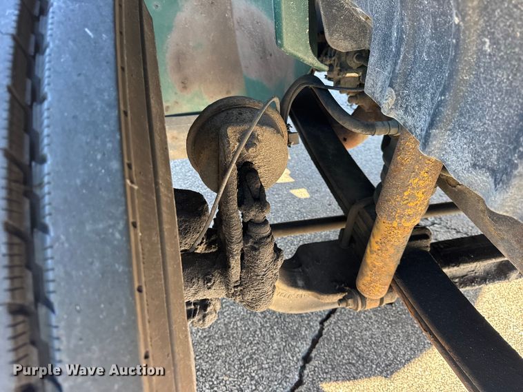 image for item EF2307 2006 International 4300 box truck