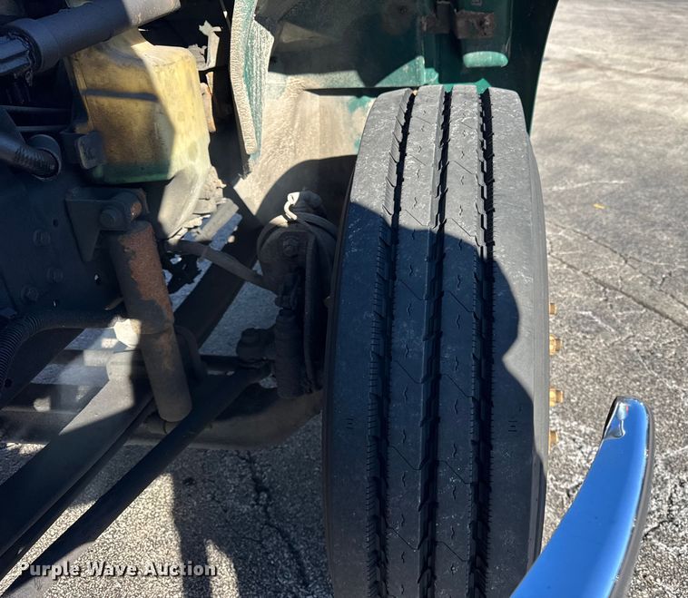 image for item EF2307 2006 International 4300 box truck