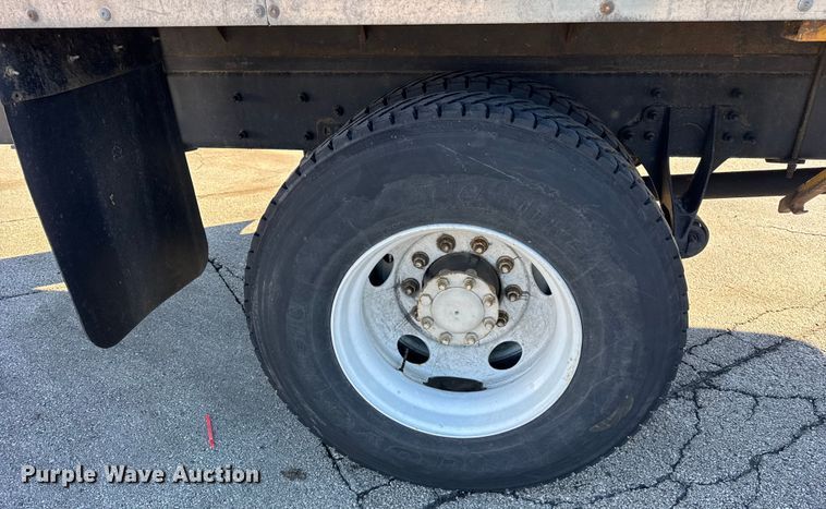 image for item EF2307 2006 International 4300 box truck