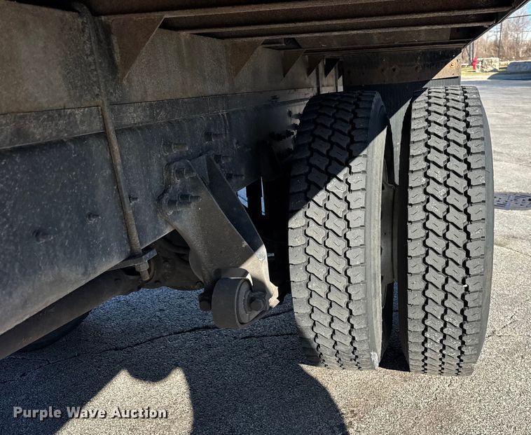 image for item EF2307 2006 International 4300 box truck