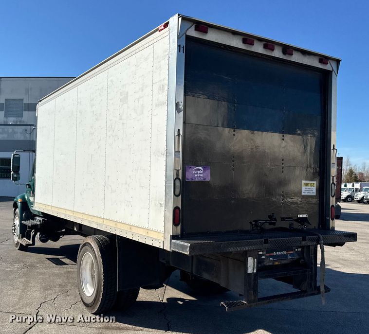image for item EF2309 2006 International 4300 box truck
