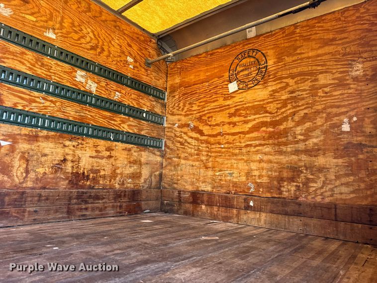 image for item EF2309 2006 International 4300 box truck