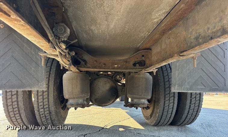 image for item EF2309 2006 International 4300 box truck