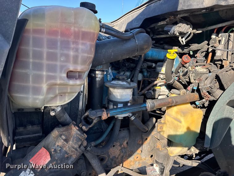 image for item EF2309 2006 International 4300 box truck