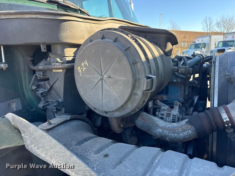 image for item EF2309 2006 International 4300 box truck