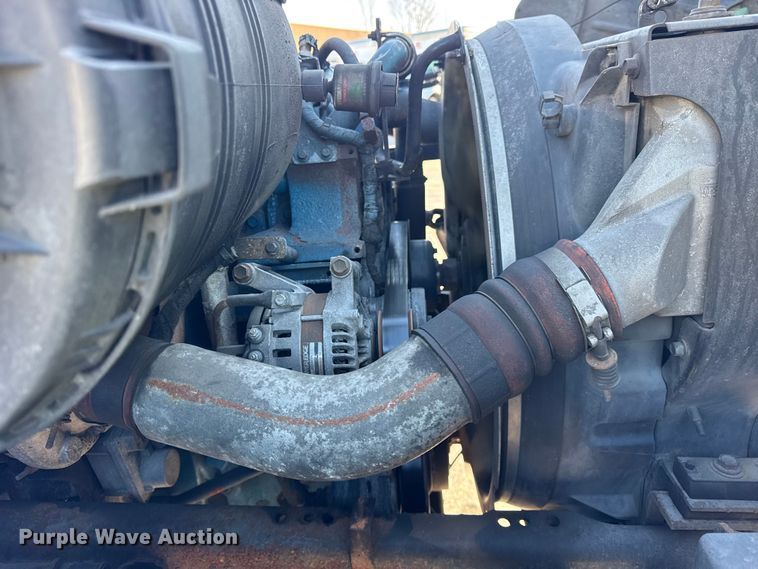 image for item EF2309 2006 International 4300 box truck