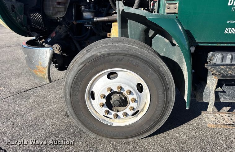 image for item EF2309 2006 International 4300 box truck