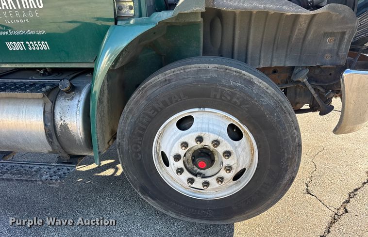 image for item EF2309 2006 International 4300 box truck