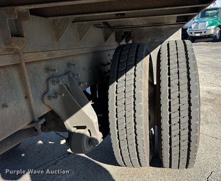 image for item EF2309 2006 International 4300 box truck