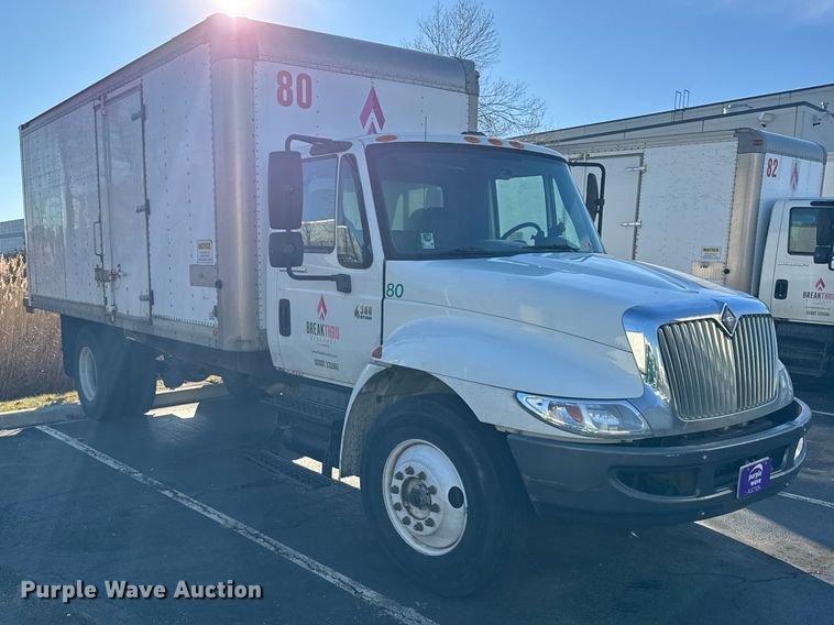 image for item EF2311 2005 International 4300 box truck