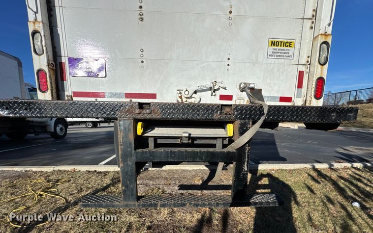 image for item EF2311 2005 International 4300 box truck