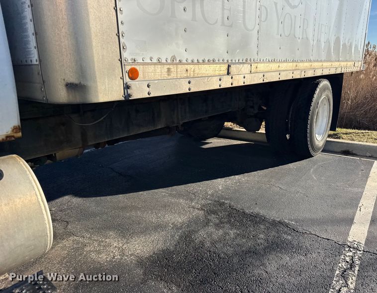 image for item EF2311 2005 International 4300 box truck