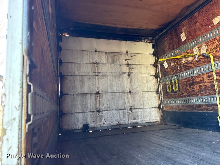 image for item EF2311 2005 International 4300 box truck