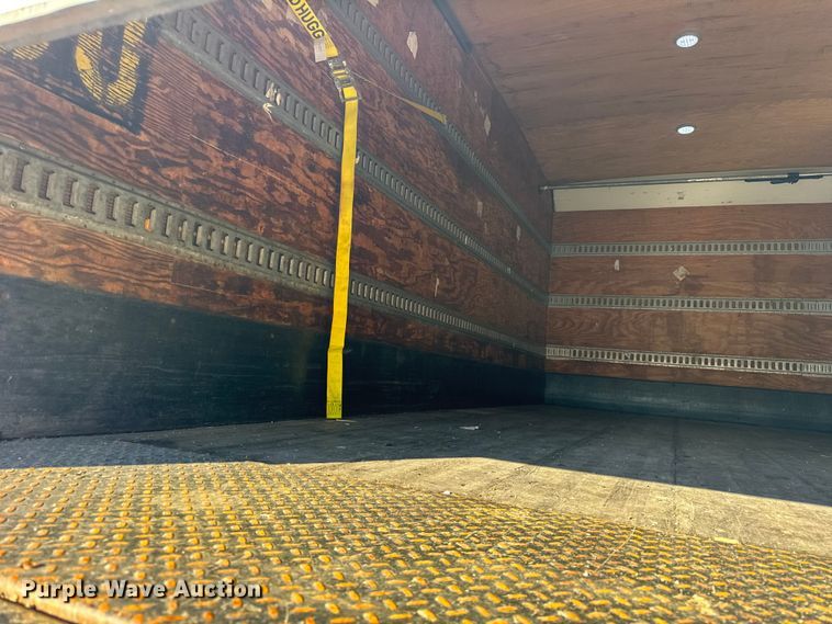 image for item EF2311 2005 International 4300 box truck