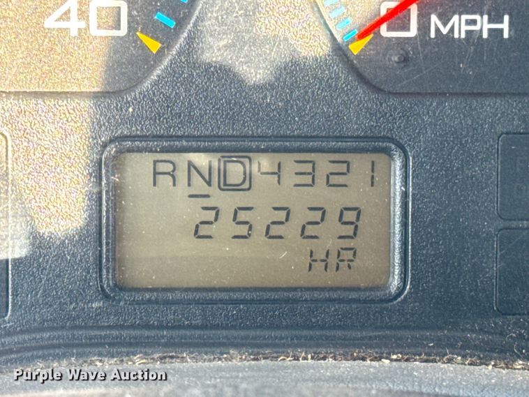 image for item EF2311 2005 International 4300 box truck