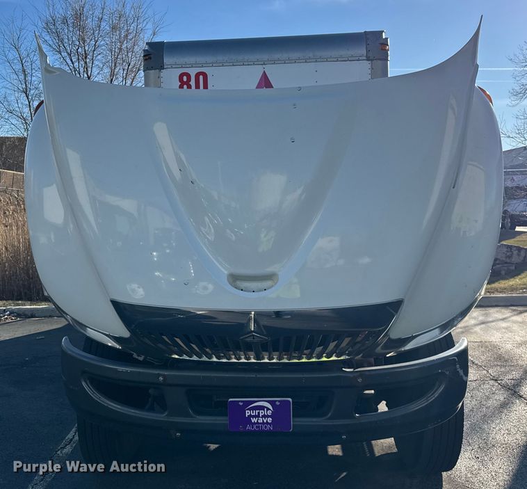 image for item EF2311 2005 International 4300 box truck