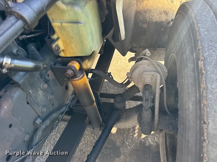 image for item EF2311 2005 International 4300 box truck