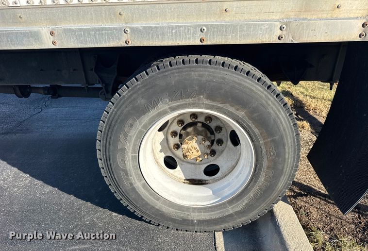 image for item EF2311 2005 International 4300 box truck