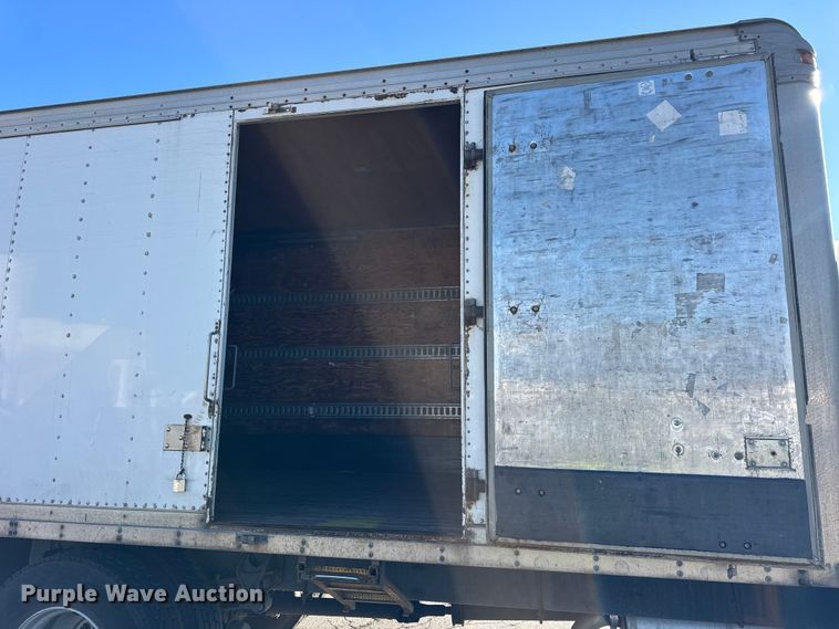 image for item EF2312 2005 International 4300 box truck