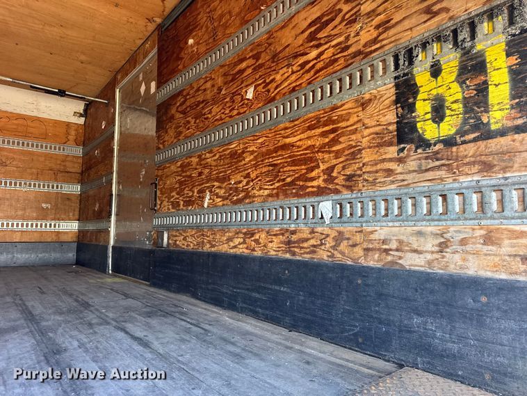 image for item EF2312 2005 International 4300 box truck