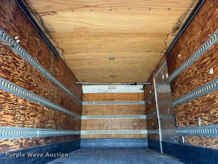 image for item EF2312 2005 International 4300 box truck