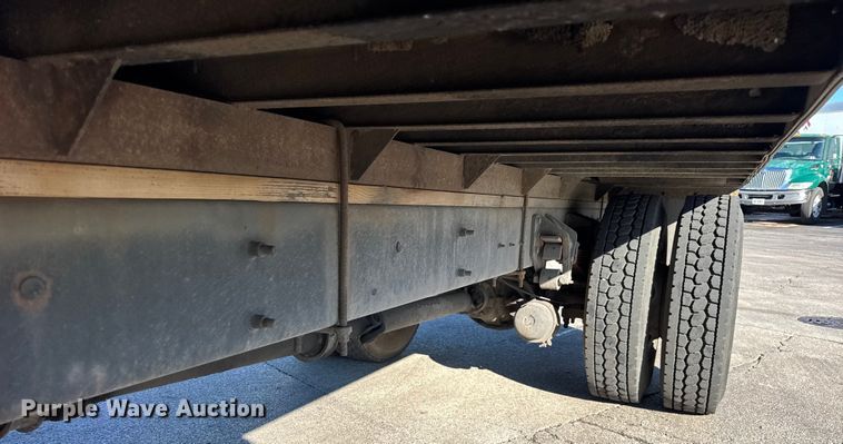 image for item EF2312 2005 International 4300 box truck