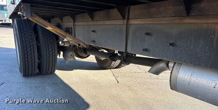 image for item EF2312 2005 International 4300 box truck