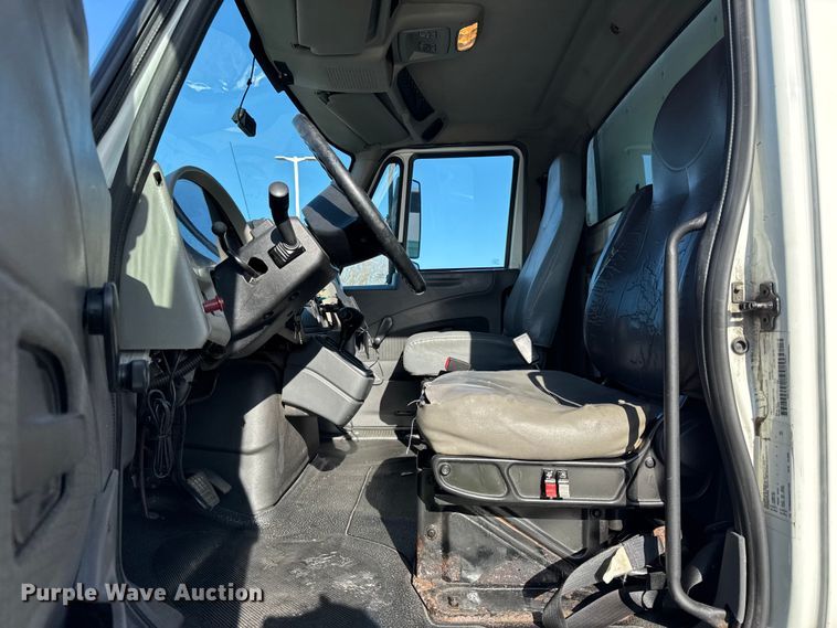 image for item EF2316 2010 International 4300 refrigerated truck