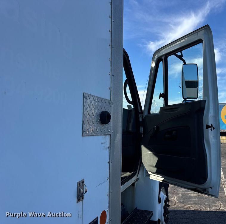 image for item EF2316 2010 International 4300 refrigerated truck