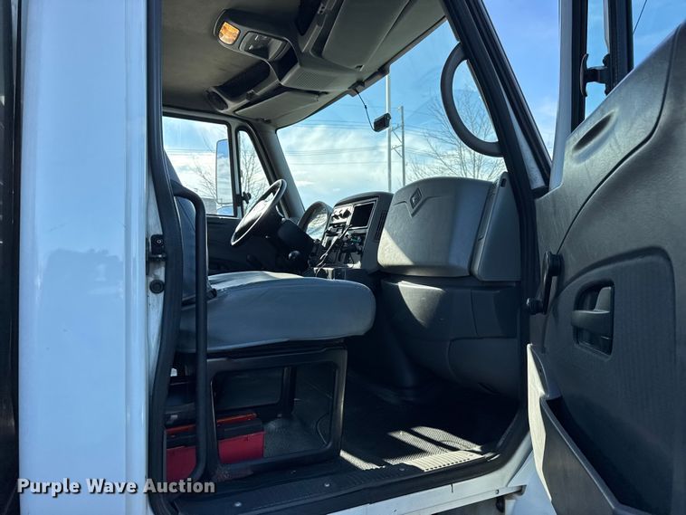 image for item EF2316 2010 International 4300 refrigerated truck