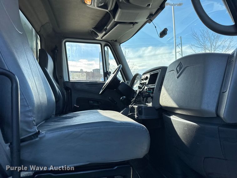 image for item EF2316 2010 International 4300 refrigerated truck