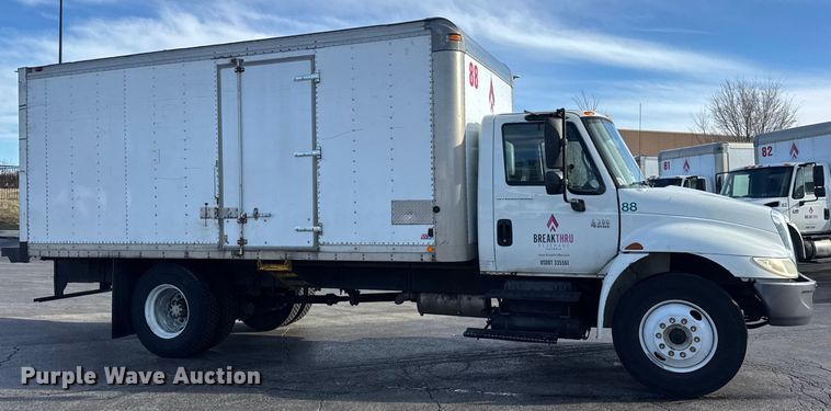 image for item EF2319 2005 International 4300 box truck