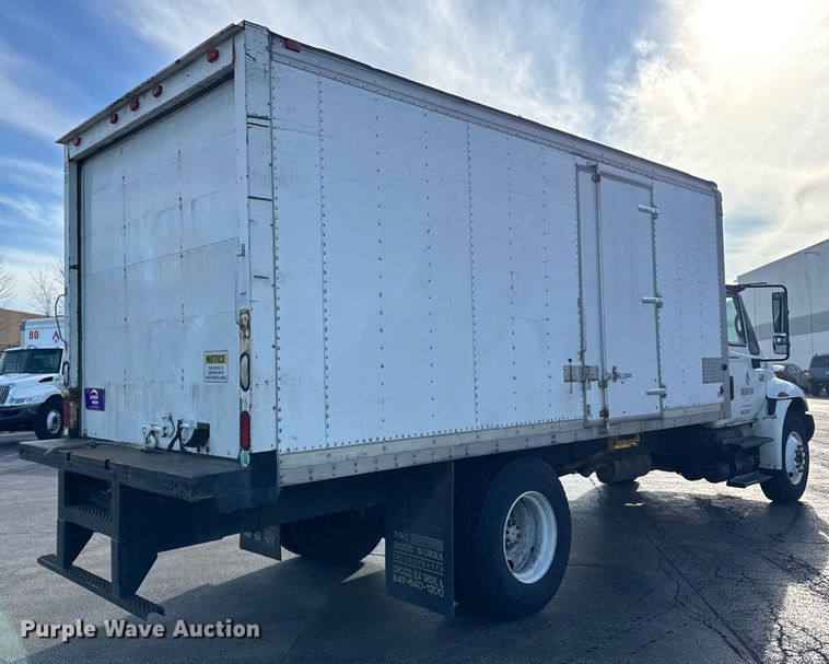 image for item EF2319 2005 International 4300 box truck