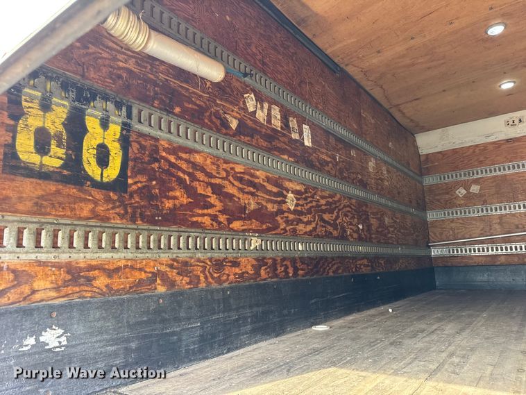 image for item EF2319 2005 International 4300 box truck