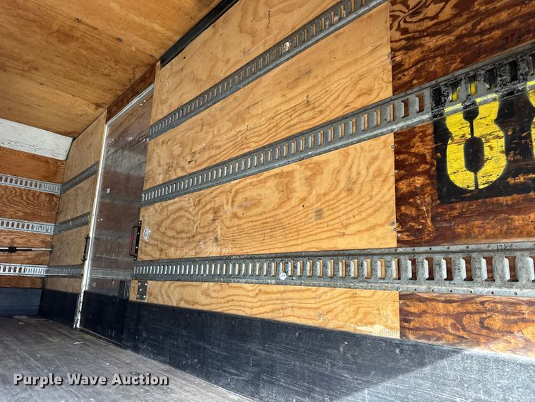 image for item EF2319 2005 International 4300 box truck