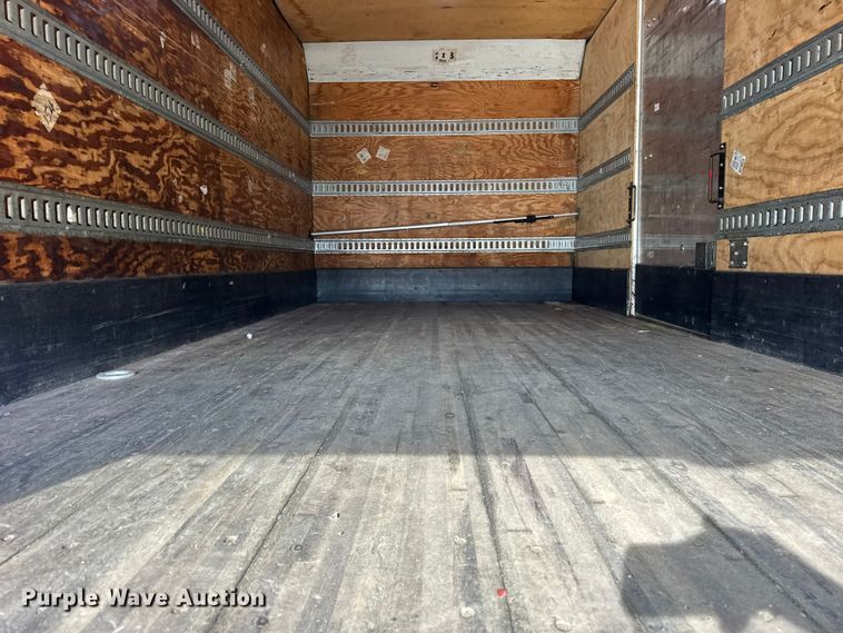 image for item EF2319 2005 International 4300 box truck