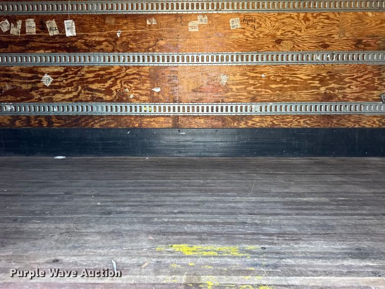 image for item EF2319 2005 International 4300 box truck