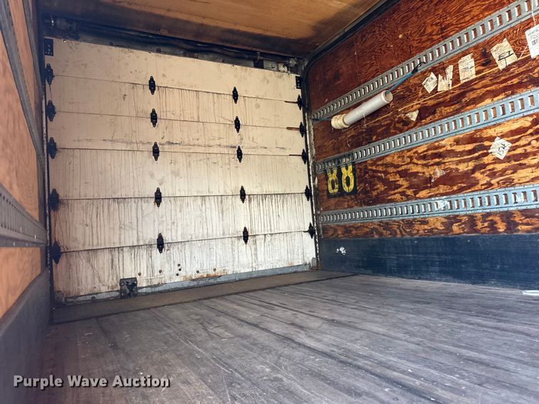 image for item EF2319 2005 International 4300 box truck