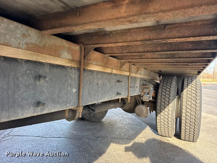 image for item EF2319 2005 International 4300 box truck