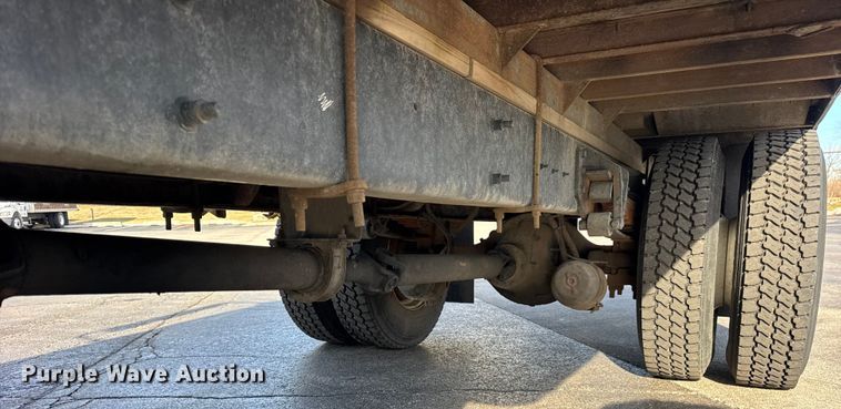 image for item EF2319 2005 International 4300 box truck