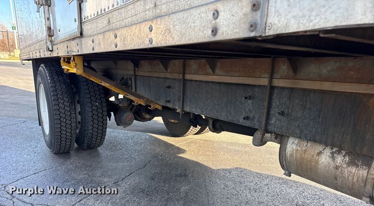 image for item EF2319 2005 International 4300 box truck