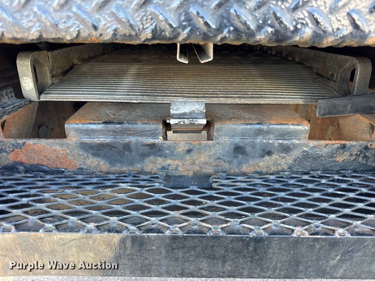 image for item EF2319 2005 International 4300 box truck