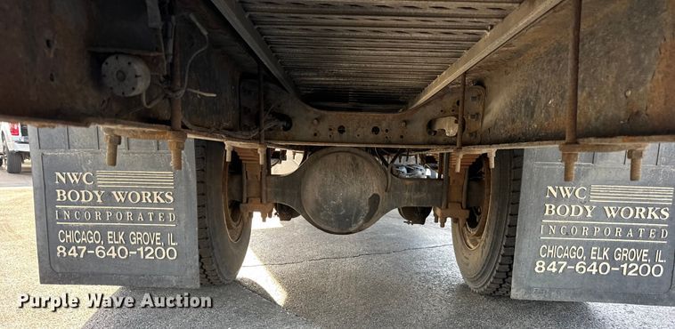 image for item EF2319 2005 International 4300 box truck