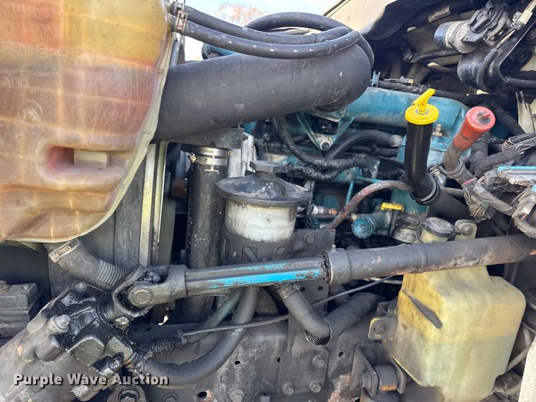 image for item EF2319 2005 International 4300 box truck