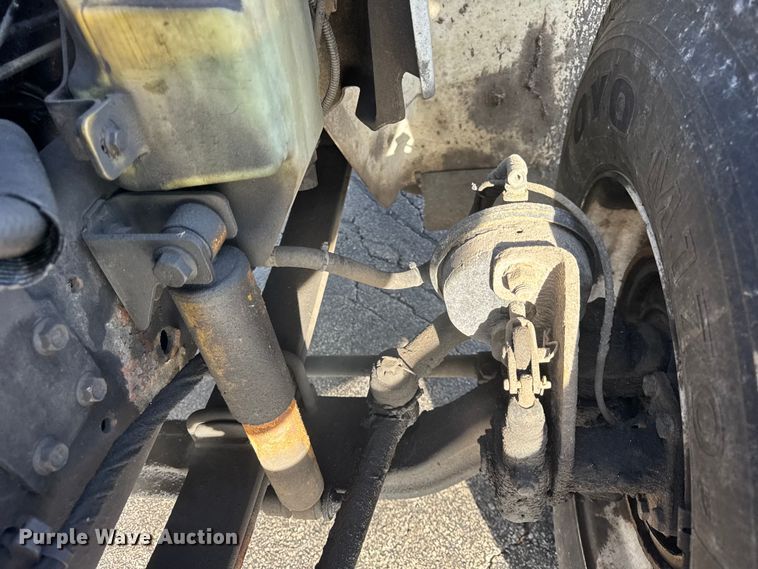 image for item EF2319 2005 International 4300 box truck