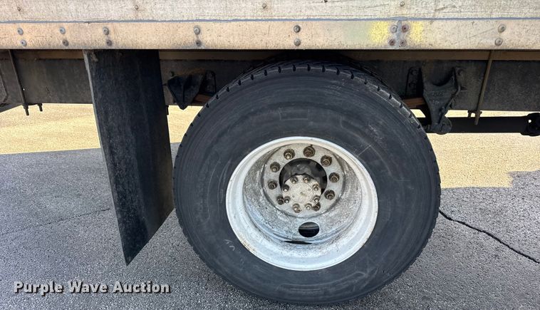 image for item EF2319 2005 International 4300 box truck