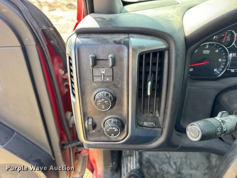 image for item EF2425 2015 Chevrolet Silverado 1500 Ext. Cab pickup truck