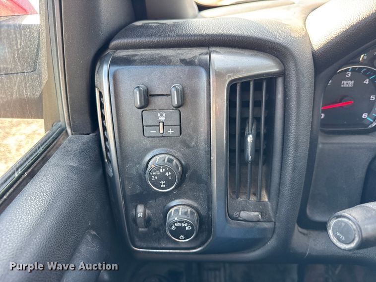 image for item EF2425 2015 Chevrolet Silverado 1500 Ext. Cab pickup truck