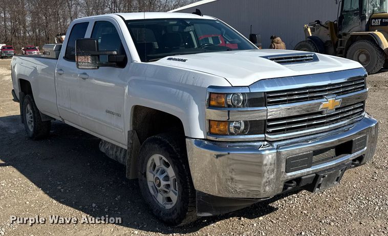 image for item EF2428 2018 Chevrolet Silverado Ext. Cab pickup truck